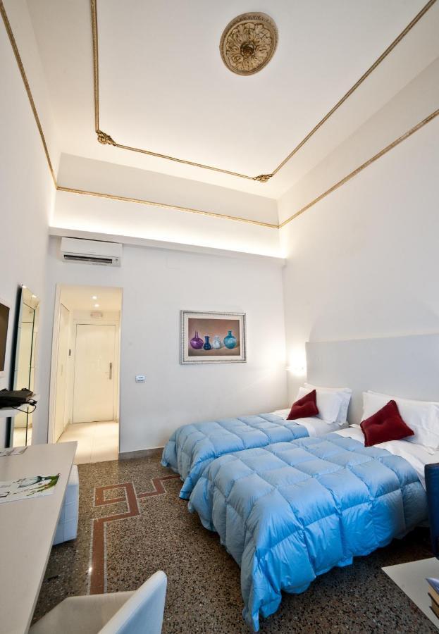 مبيت وإفطار ريجّو دي كالابريا Town House Cavour الغرفة الصورة